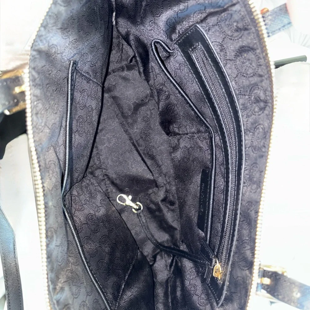 Michael Kors Charlotte Large Saffiano Leather Top-Zip
Tote Bag - Picture 5 of 6